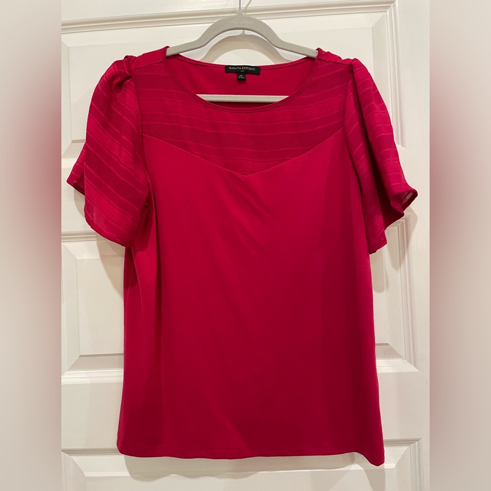 Banana Republic- Fuchsia Top- Size Medium